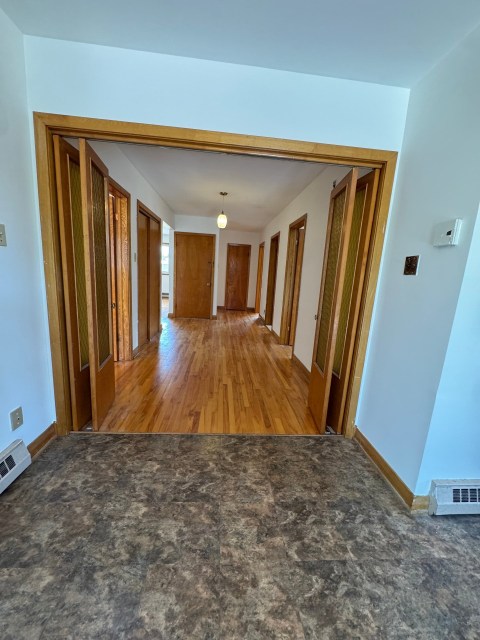 Corridor — 3825, Rue Victoria, Montréal (Lachine), H8T1J9, Montréal (Lachine)