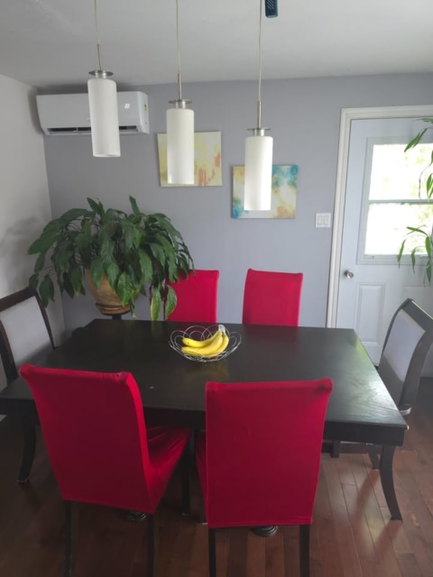 Salle à manger — 822 Rue Caron, Granby, J2J 1C8, Granby