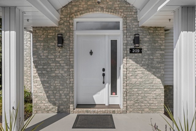 Façade — 209, Rue Pierre-Dupuis, Saint-Constant, J5A1X4, Saint-Constant