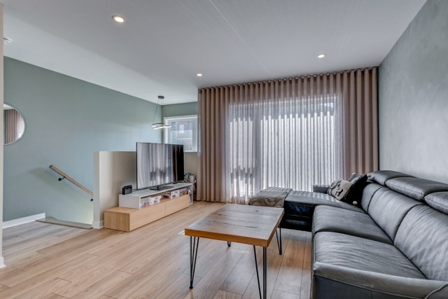 Salon — 505 Rue Des Monts, Saint-Jérôme, J7Y 0T3, Saint-Jérôme