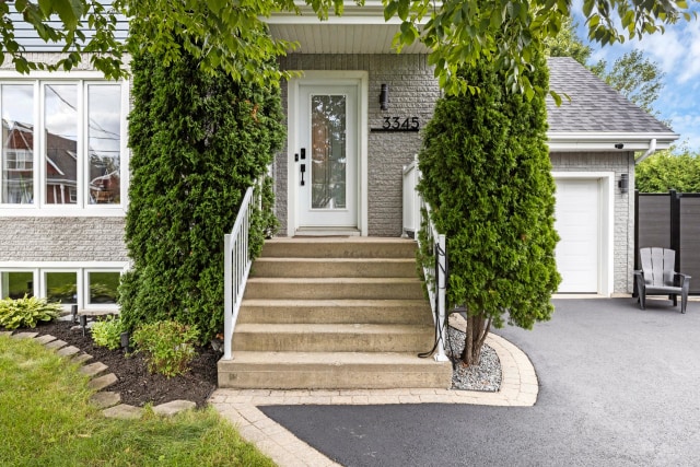 Entrée extérieure — 3345 Rue des Cerisiers, Sainte-Marie-Madeleine