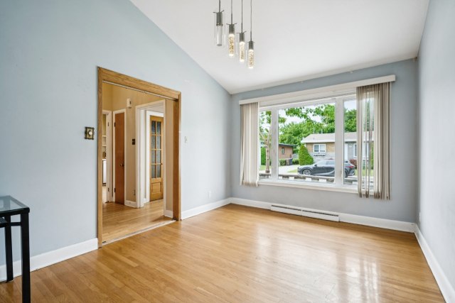Salle familiale — 1929, Rue Gérard, Laval (Chomedey), H7T1N2, Laval (Chomedey)