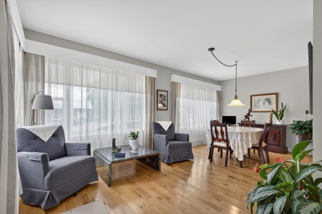 Salon — 141 - 143 Av. de St-Georges, Shawinigan