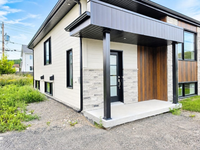 Façade — 1660Z Ch. de la Réserve, Saguenay
