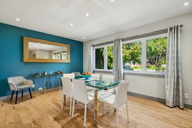 Salle à manger — 112, Rue Sherbrooke, Beaconsfield, H9W1N4, Beaconsfield