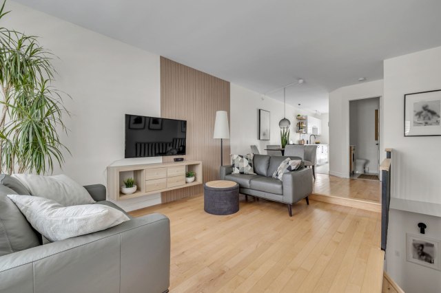Salon — 2637, Rue du Gardénia, Québec (Les Rivières), G1M3P8, Québec (Les Rivières)