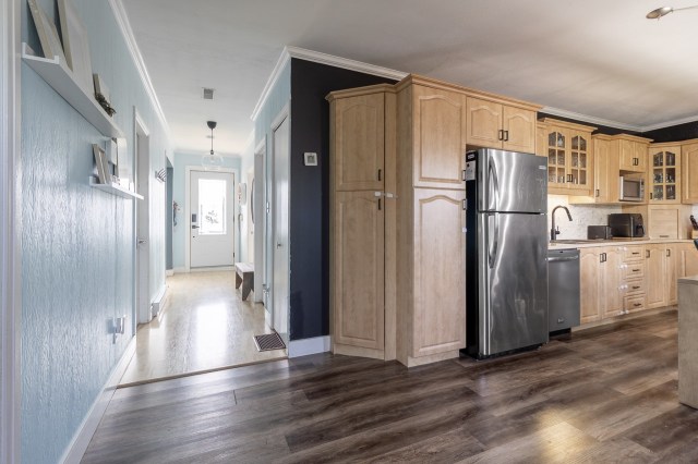 Corridor — 1675, Rue St-Onge, Mont-Joli, G5H2K3, Mont-Joli