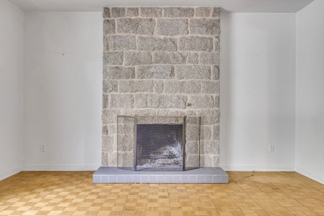 Salon — 1359, Av. Gaspard-Fauteux, Québec (Sainte-Foy/Sillery/Cap-Rouge), G1T2E1, Québec (Sainte-Foy/Sillery/Cap-Rouge)