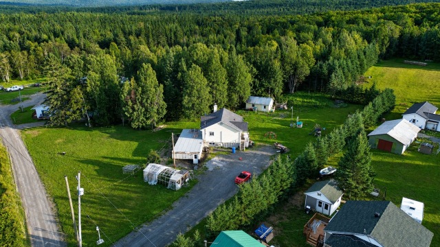 Cour — 5, Ch. du Lac-Hudon, Saint-Marcellin, G0K1R0, Saint-Marcellin