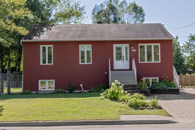 Façade — 350, Rue Delage, Québec (La Haute-Saint-Charles), G3G1H6, Québec (La Haute-Saint-Charles)