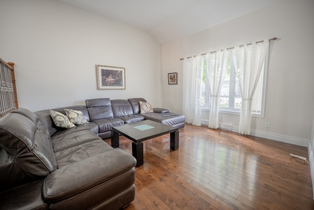 Salon — 3242, Rue Louis-Hémon, Shawinigan, G9N7B7, Shawinigan