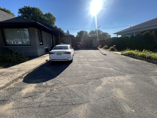 Entrée extérieure — 3150 Côte Richelieu, Trois-Rivières