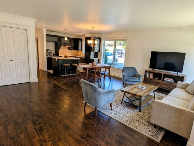 Salon — 1187, Boul. du Loiret, Québec (Charlesbourg ), G2L0B1, Québec (Charlesbourg )
