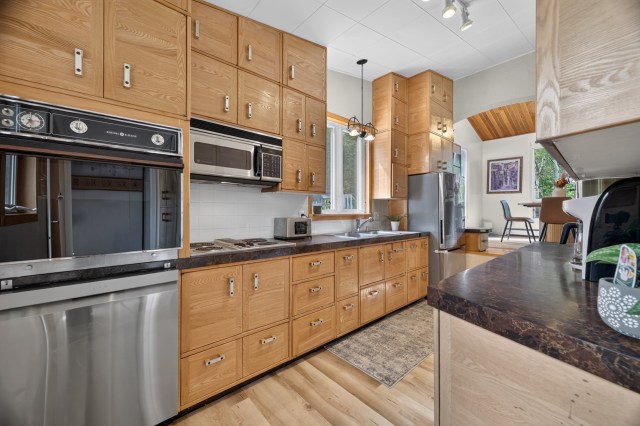Photo 5 — 694 Rue Principale O., Saint-Anaclet-de-Lessard
