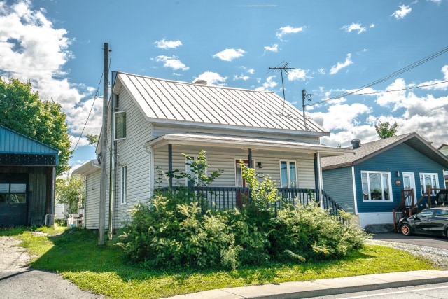 Façade — 1355 Route Ste-Thérèse, Sainte-Hénédine