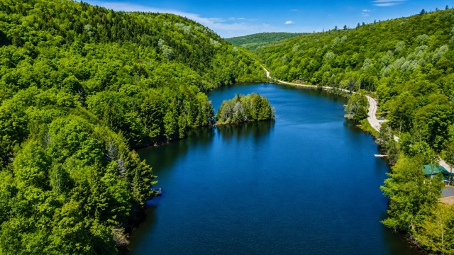À proximité — 387 Ch. du Fort, Val-des-Monts