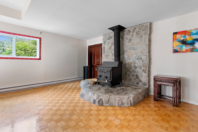 Salon — 158 Ch. Maple Grove, Gatineau