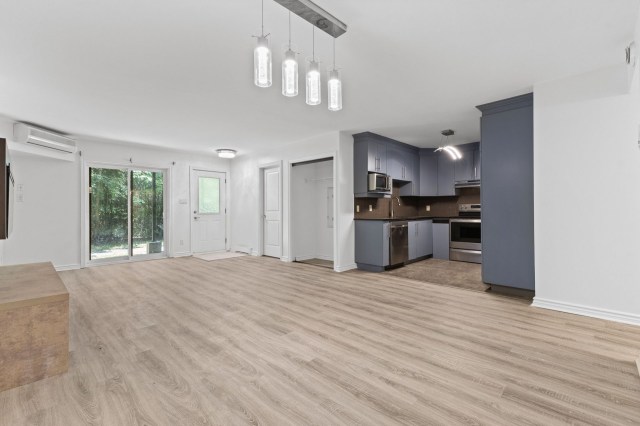 Salon — 629, Boul. des Grives, 1, Gatineau (Hull), J9A0C2, Gatineau (Hull)