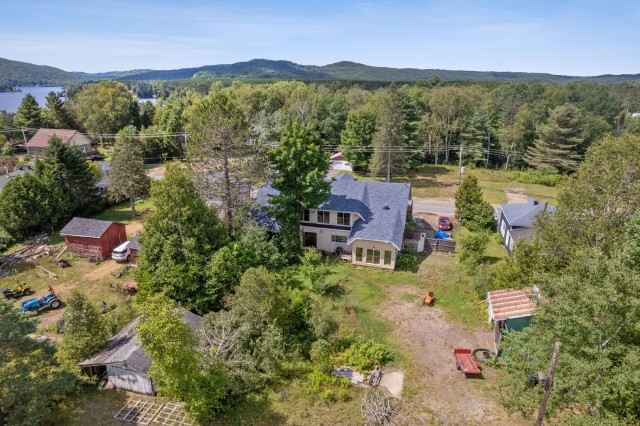 Vue d'ensemble — 1900 Rue du Village, Amherst