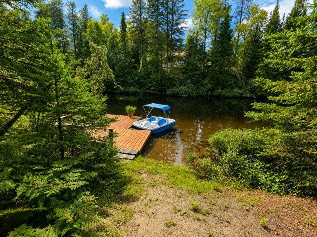 Bord de l'eau — 220, Rue des Chalets, Saint-Honoré, G0V1L0, Saint-Honoré