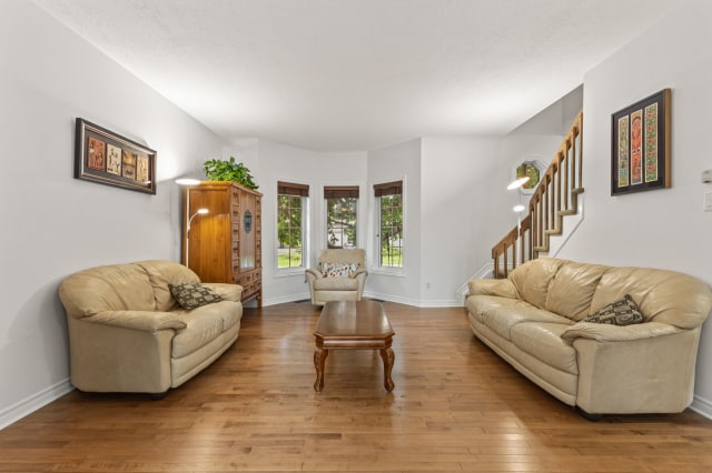Salon — 52, Rue du Zéphyr, Gatineau (Hull), J9A0B2, Gatineau (Hull)