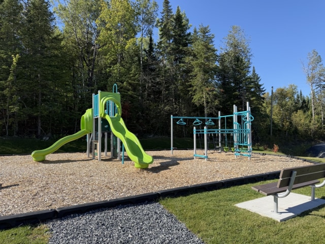 Photo 4 — 82 avenue de la Sapinière, Saint-René