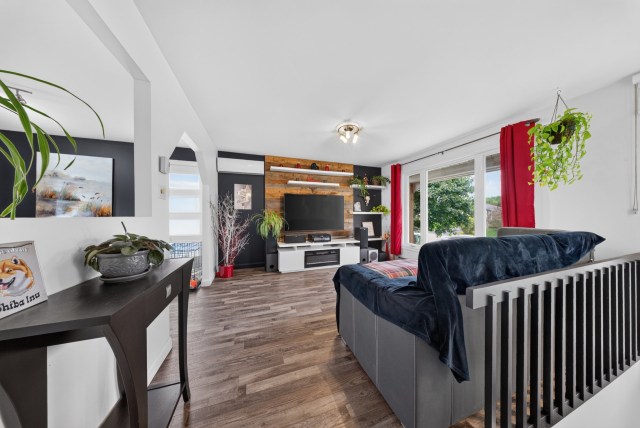 Salon — 5606 Rue Hériot, Sherbrooke