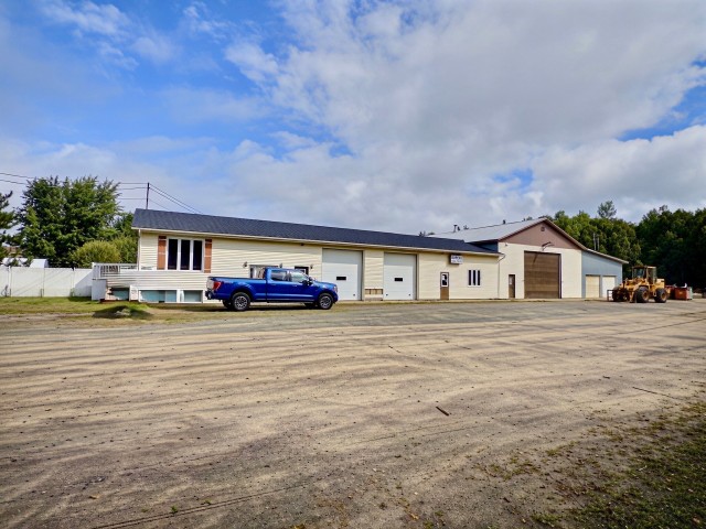 Façade — 579 - 581 Route 155 S., La Tuque