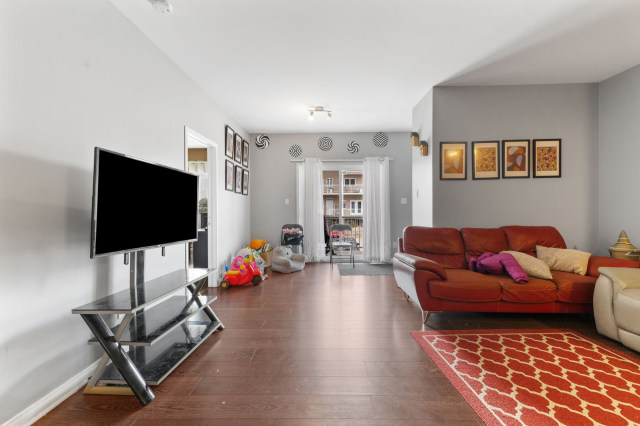 Living room — 72 Rue de Bruxelles, Gatineau