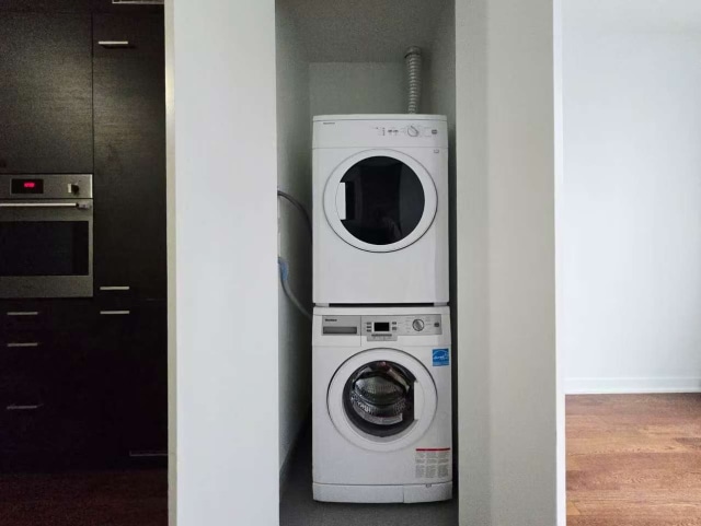 Salle de lavage — 1155 Rue de la Montagne, Montréal
