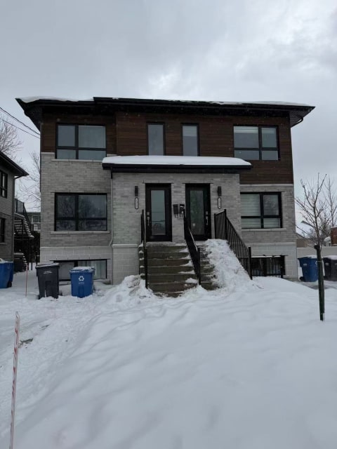 Façade — 1920 - 1924 Rue Montcalm, Longueuil