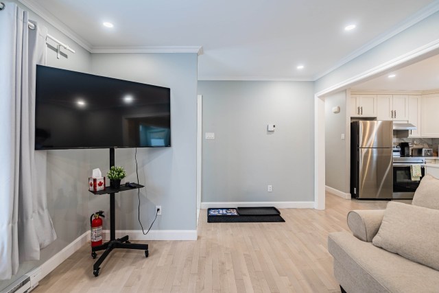Salon — 6275 Rue Baillargeon, Brossard