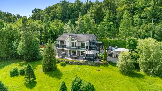 Façade — 18, Ch. des Rochers, Saint-Sauveur, J0R1R1, Saint-Sauveur