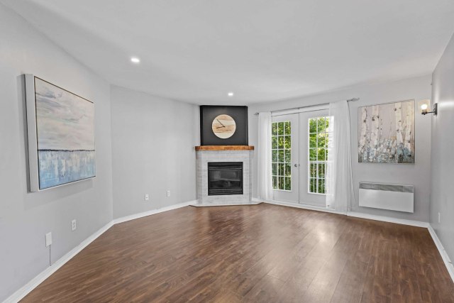 Salon — 2194, Ch. Ste-Marie, 6, Mascouche, J7L1A5, Mascouche
