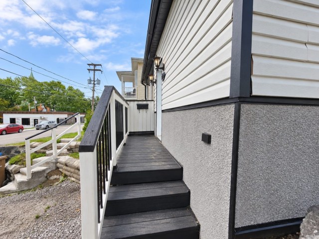 Escalier — 2104 Rue St-Jacques, Saguenay