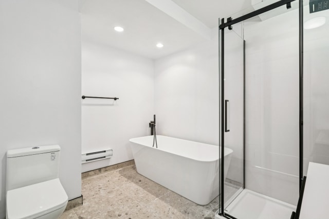 Salle de bains — 7035 Rue Galarneau, Laval