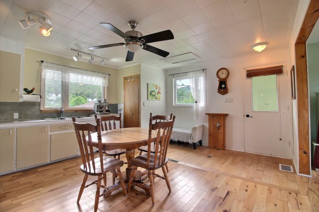 Salle à manger — 86 Route 132 O., Percé