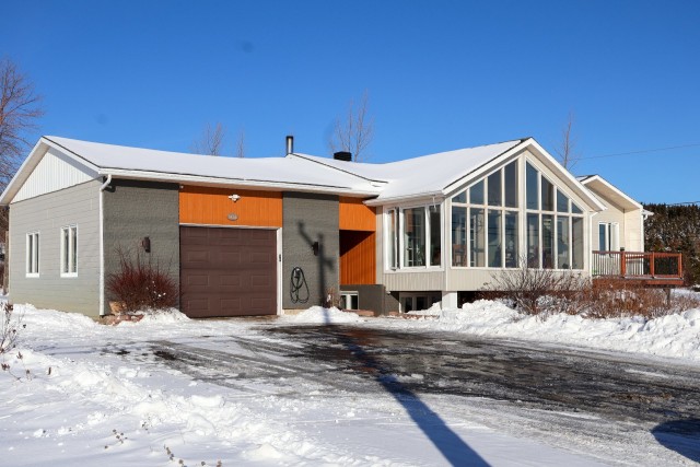Façade — 804 Route 132 O., Percé