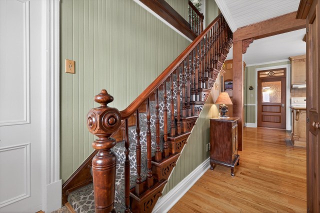 Escalier — 135 Rue de Ste-Cécile-du-Bic, Rimouski