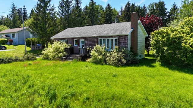 Façade — 12 Rue Forest, Gaspé