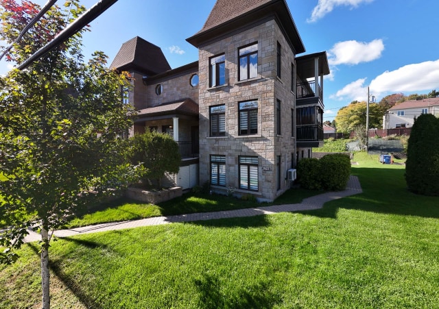 Façade — 1923, Boul. Jean-Talon E., Québec (Charlesbourg ), G2L3L6, Québec (Charlesbourg )