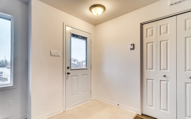 Hall d'entrée — 10 Rue Seto, Gatineau