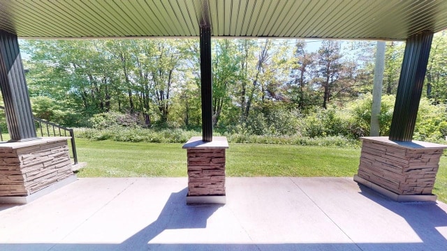 Terrasse — 130D Rue du Domaine-sur-le-Golf, Saguenay