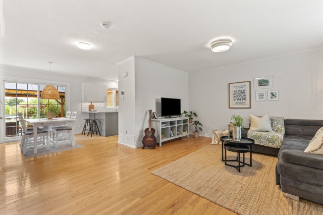Salon — 39 Rue de la Petite-Nation, Gatineau