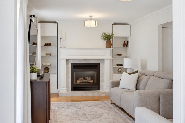 Salon — 19, Rue Pierre-Papin, Gatineau (Gatineau), J8T3X6, Gatineau (Gatineau)