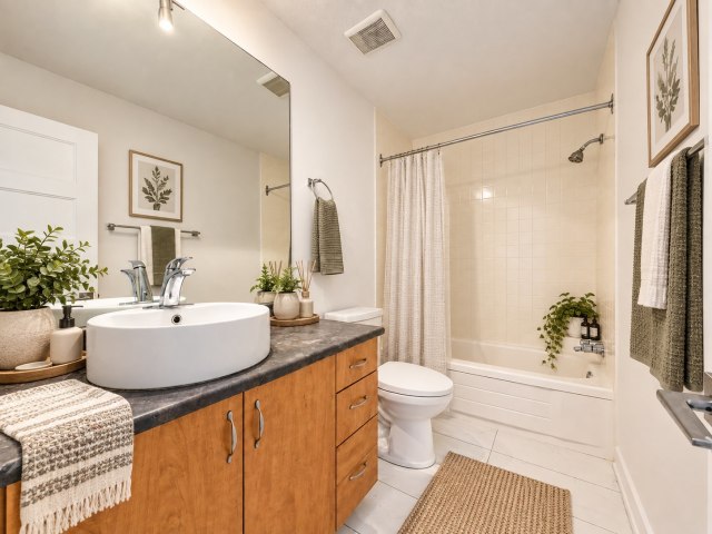 Salle de bains — 83 Rue Pearson, Gatineau