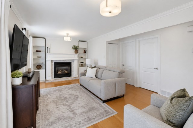Salon — 19, Rue Pierre-Papin, Gatineau (Gatineau), J8T3X6, Gatineau (Gatineau)