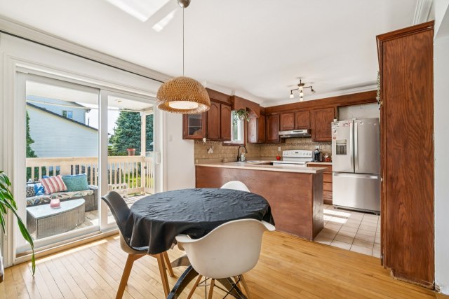 Salle à manger — 886 Rue des Jardins, Sainte-Julie