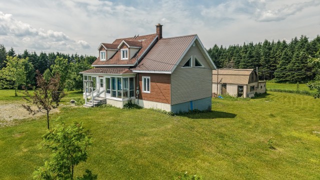 Façade — 64 8e Rang E., Biencourt