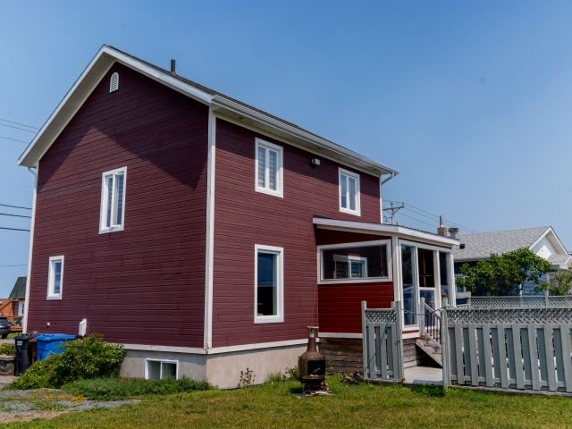 Face arrière — 2067 Rue de Matane-sur-Mer, Matane